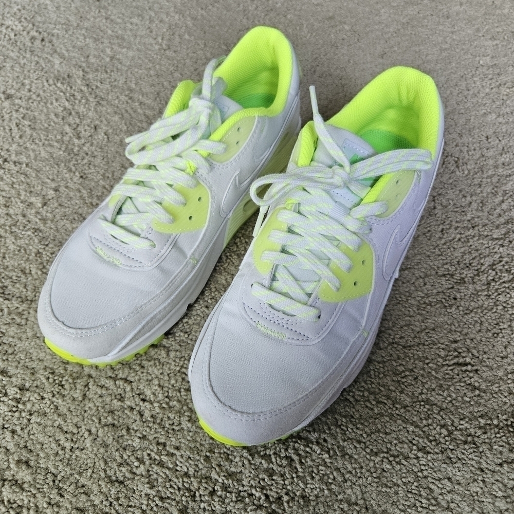 NIKE AIR MAX 90 - Picture 4 of 8